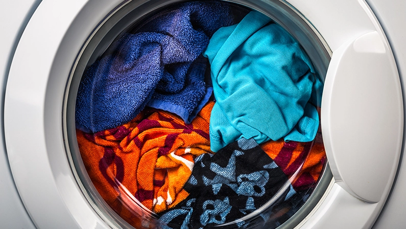 Washing machine with color clothes